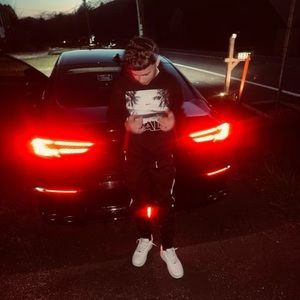 Meet your Posher, Ulises